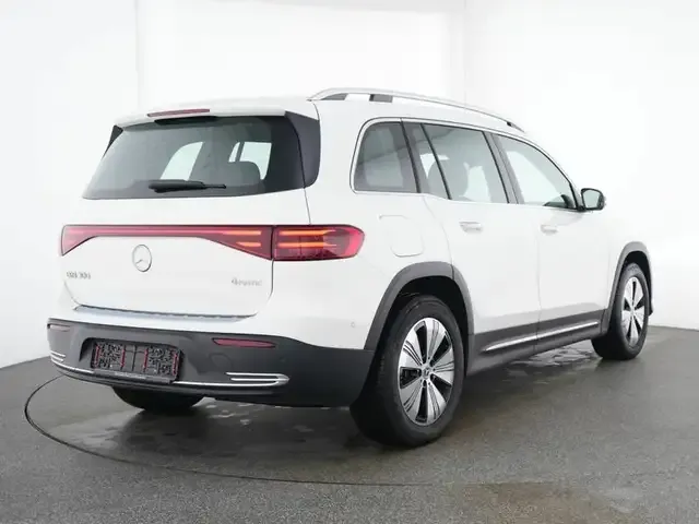 Mercedes-Benz EQB 300