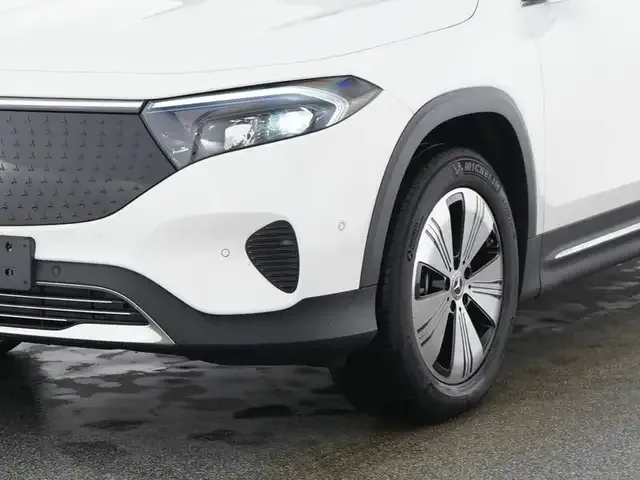 Mercedes-Benz EQB 300
