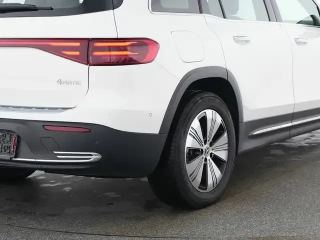 Mercedes-Benz EQB 300