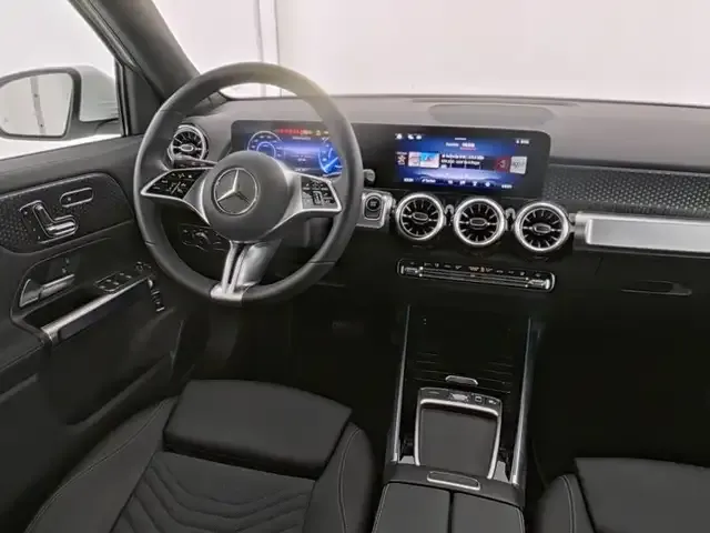 Mercedes-Benz EQB 300