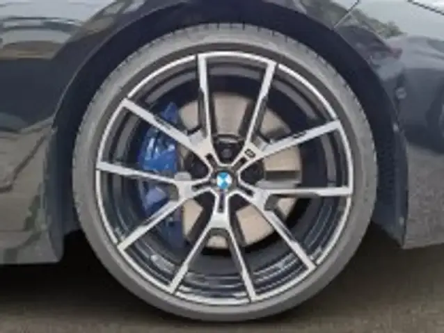 BMW 840