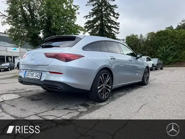 Mercedes-Benz CLA 200