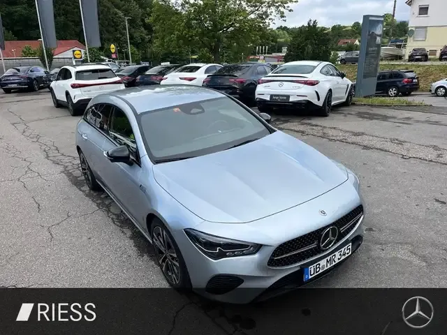 Mercedes-Benz CLA 200