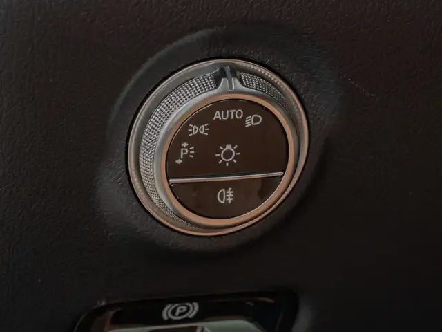 Mercedes-Benz CLE 220