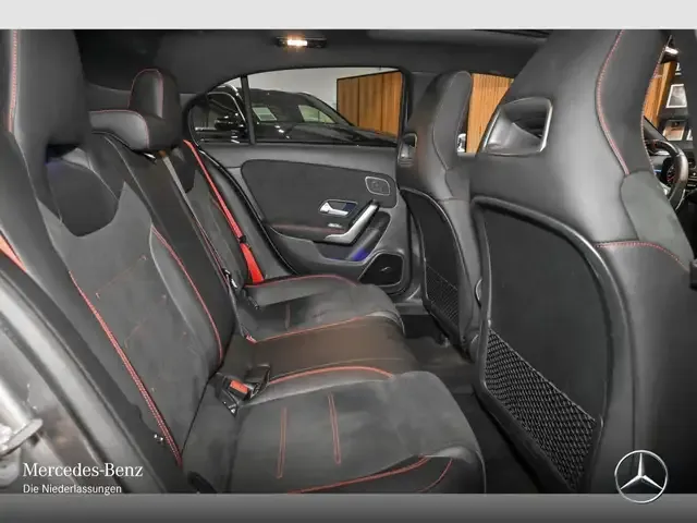 Mercedes-Benz A 35 AMG