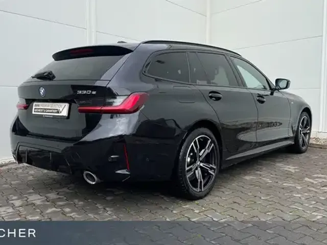 BMW 330