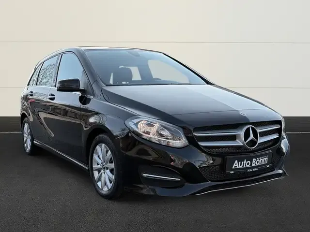 Mercedes-Benz B 180