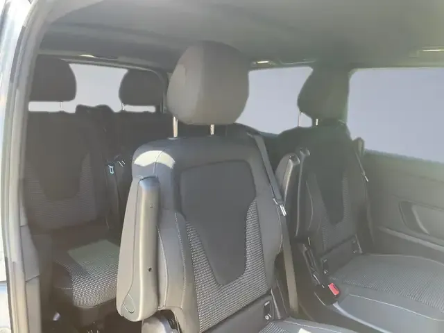 Mercedes-Benz V 220