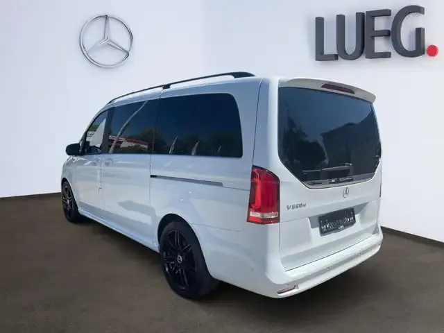 Mercedes-Benz V 220