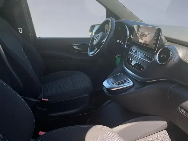 Mercedes-Benz V 220