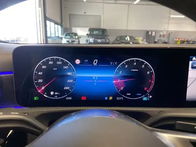 Mercedes-Benz CLA 200