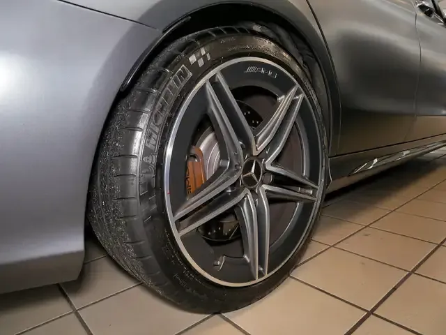 Mercedes-Benz C 63 AMG