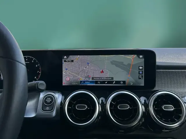 Mercedes-Benz GLB 200