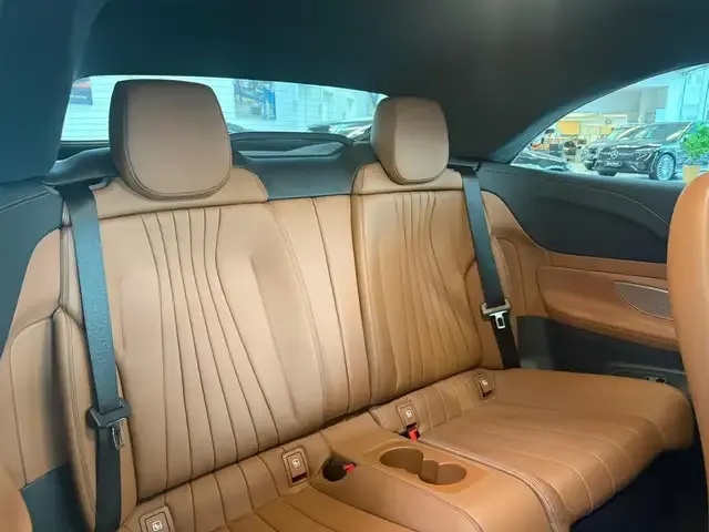 Mercedes-Benz E 200