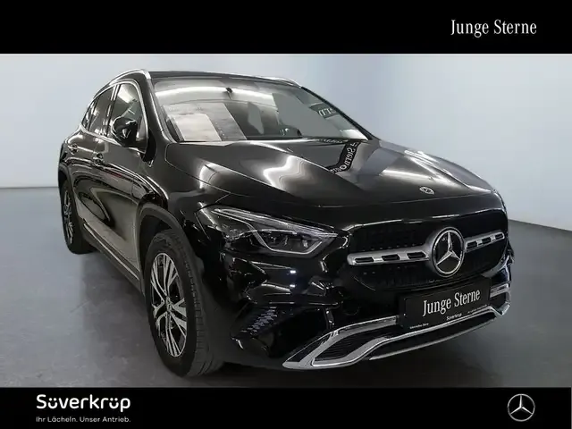 Mercedes-Benz GLA 220