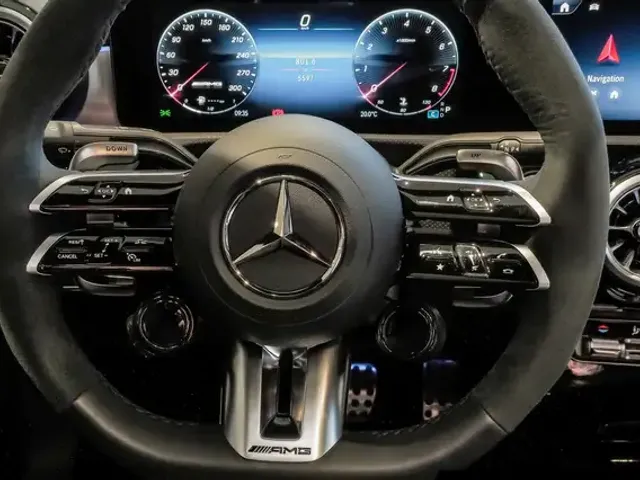 Mercedes-Benz CLA 45 AMG