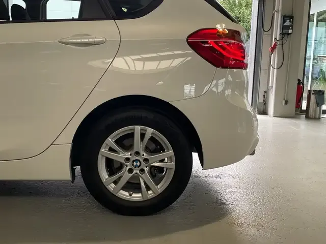 BMW 218