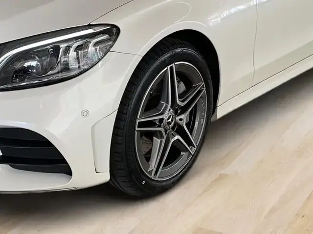 Mercedes-Benz C 400