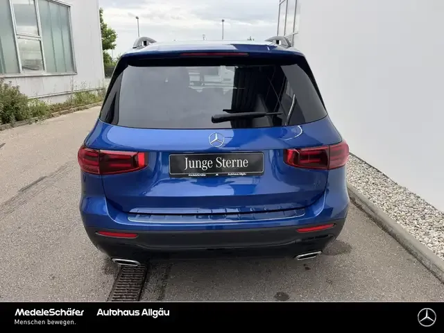 Mercedes-Benz GLB 220