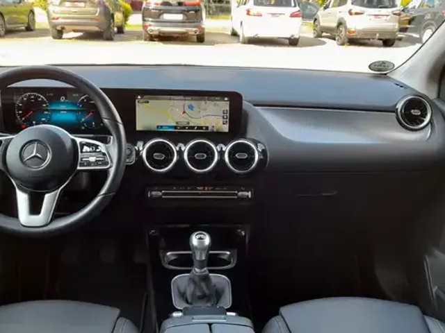Mercedes-Benz B 200