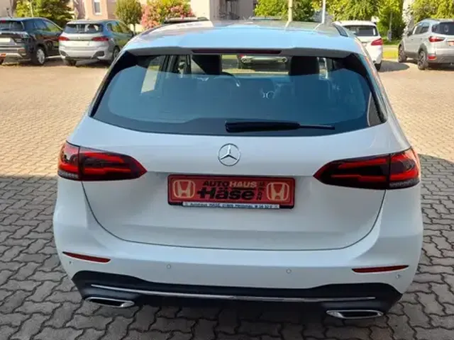Mercedes-Benz B 200