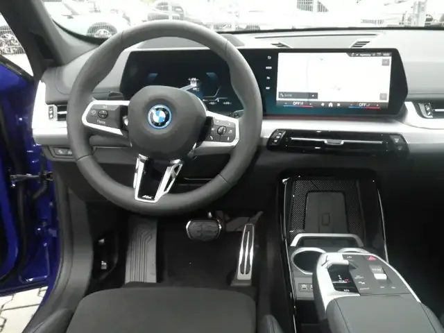 BMW iX1