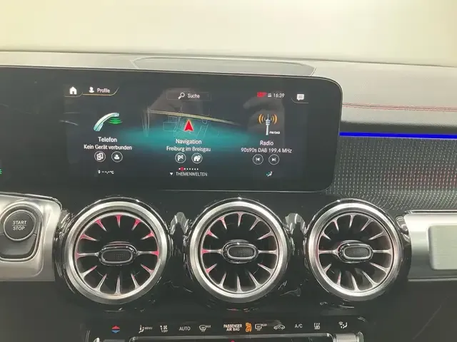 Mercedes-Benz EQB 300