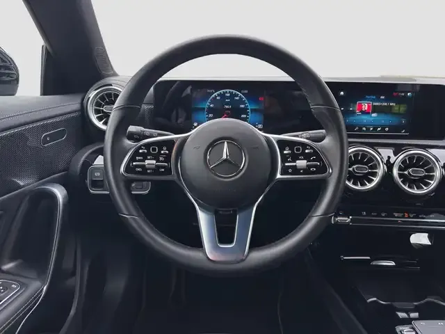 Mercedes-Benz CLA 220