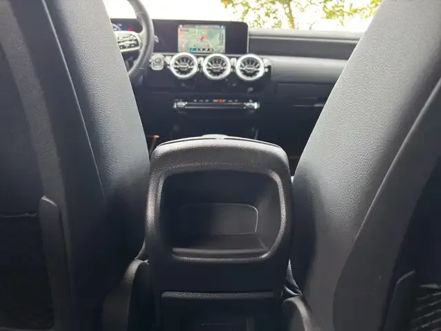 Mercedes-Benz CLA 220