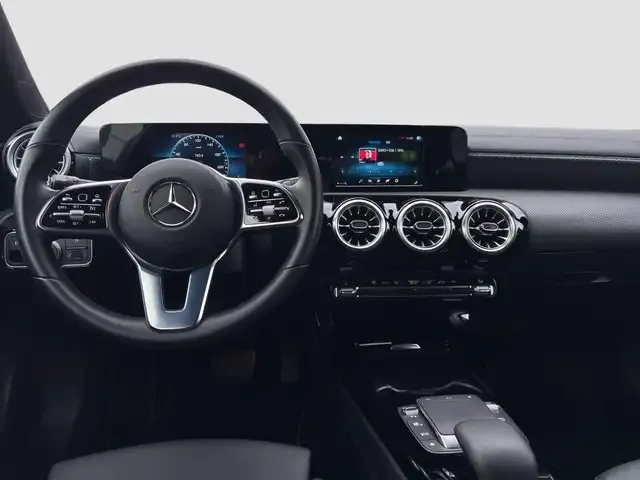 Mercedes-Benz CLA 220