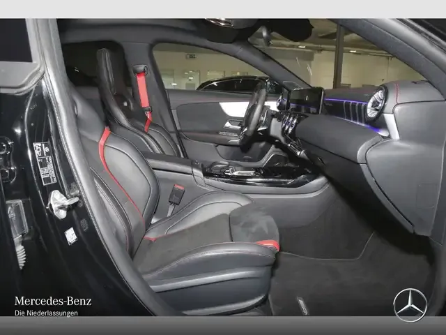 Mercedes-Benz CLA 45 AMG