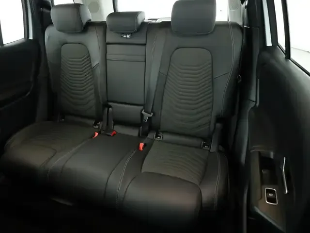 Mercedes-Benz GLB 220