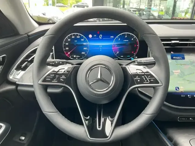 Mercedes-Benz E 220