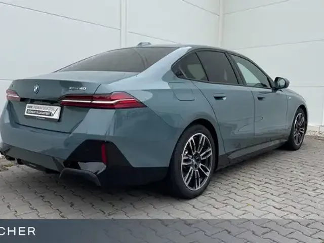 BMW i5