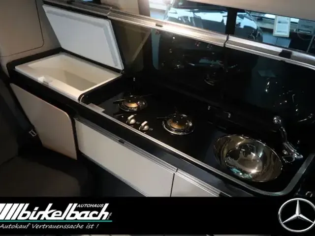 Mercedes-Benz V 250