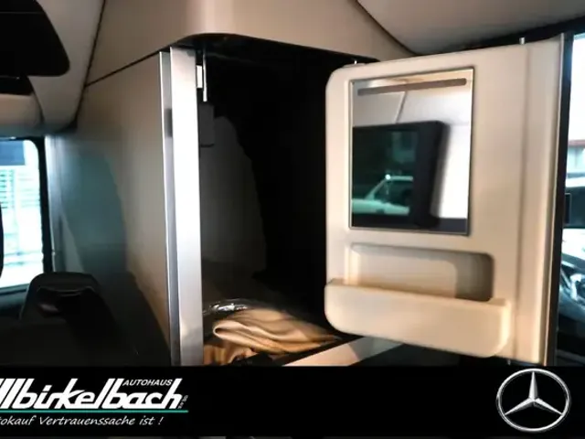 Mercedes-Benz V 250