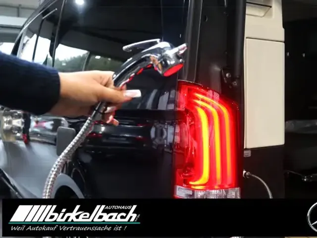Mercedes-Benz V 250