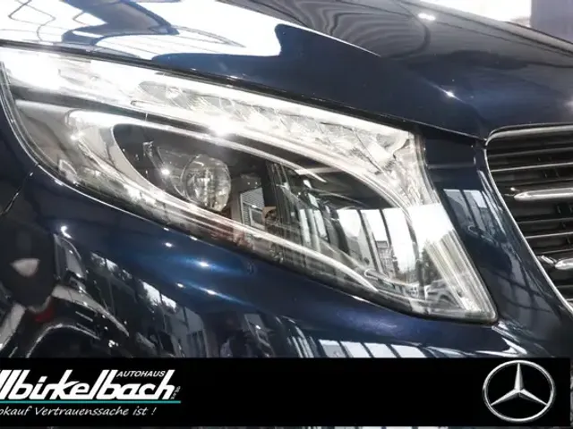 Mercedes-Benz V 250