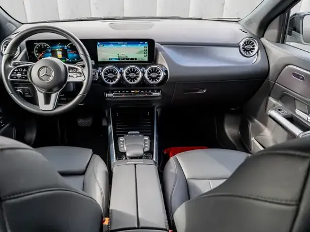 Mercedes-Benz EQA 300