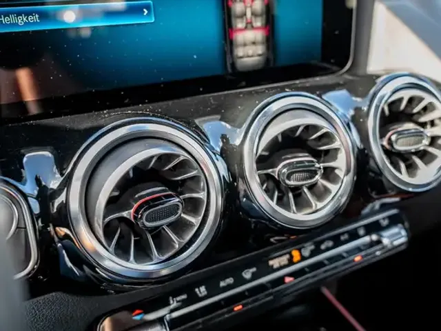 Mercedes-Benz EQA 300