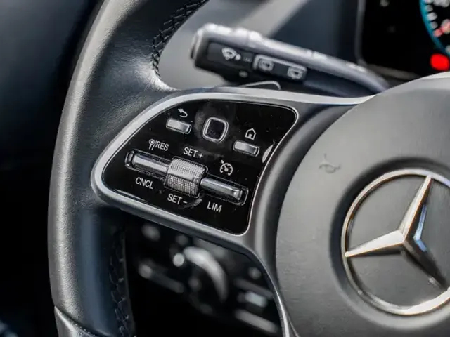 Mercedes-Benz EQA 300