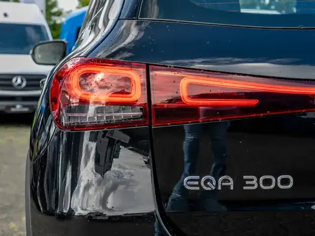 Mercedes-Benz EQA 300