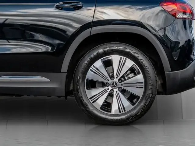 Mercedes-Benz EQA 300