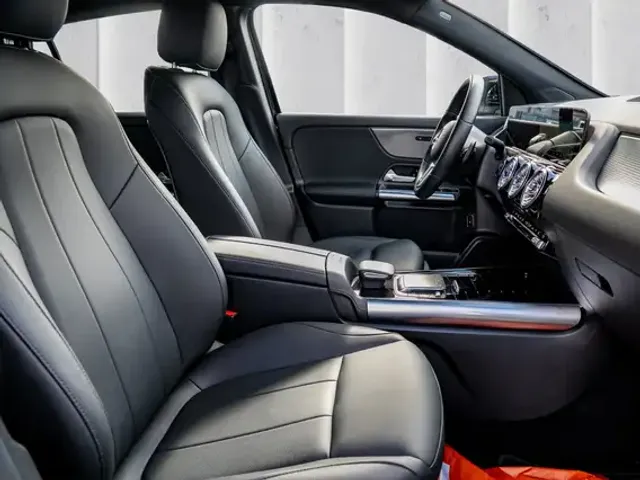 Mercedes-Benz EQA 300