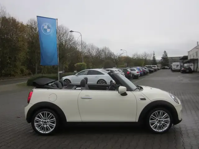 MINI Cooper Cabrio