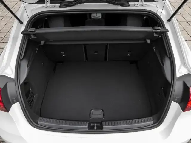 Mercedes-Benz A 220