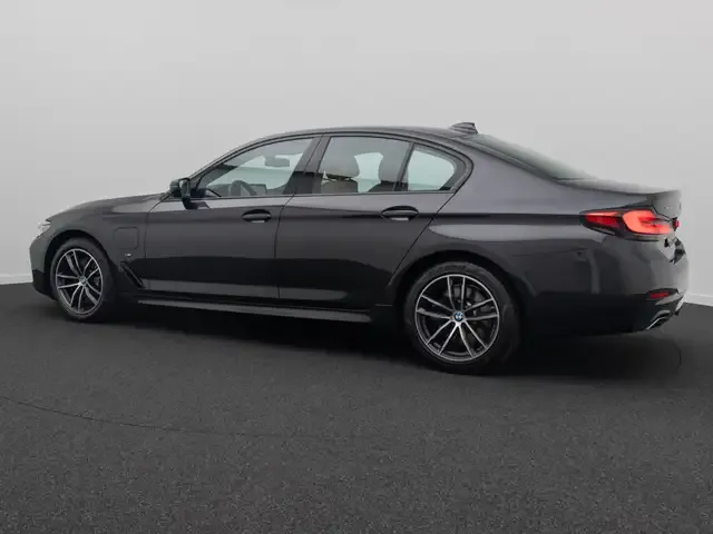 BMW 545
