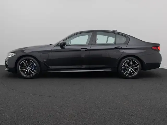 BMW 545