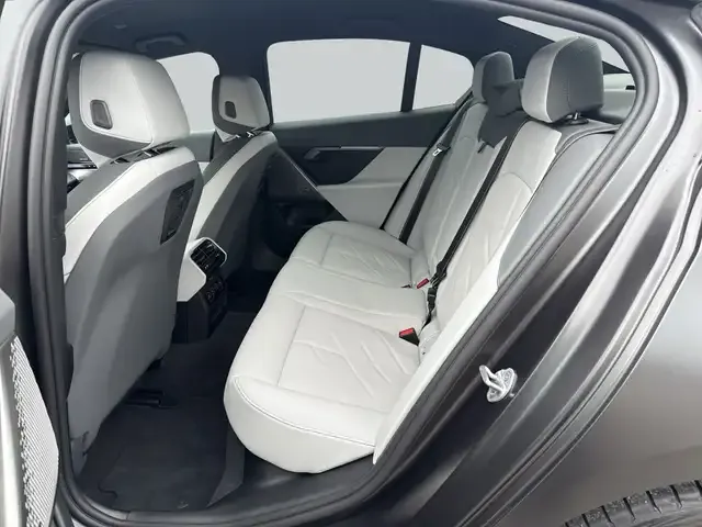 BMW 550