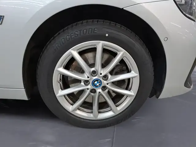 BMW 225